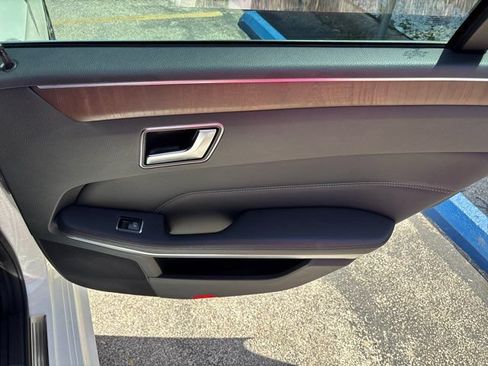 Used 2014 Mercedes-Benz E 250 BlueTEC Sedan image 57