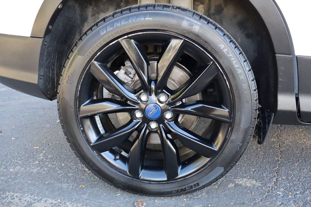 Used 2017 Ford Escape SE w/ Equipment Group 201A AWD/4WD image 43