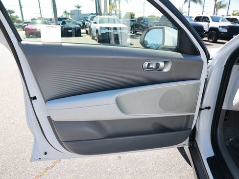 Used 2025 Hyundai Ioniq 6 SEL AWD/4WD image 18