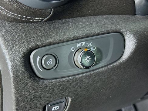 Used 2023 Chevrolet Blazer LT image 11