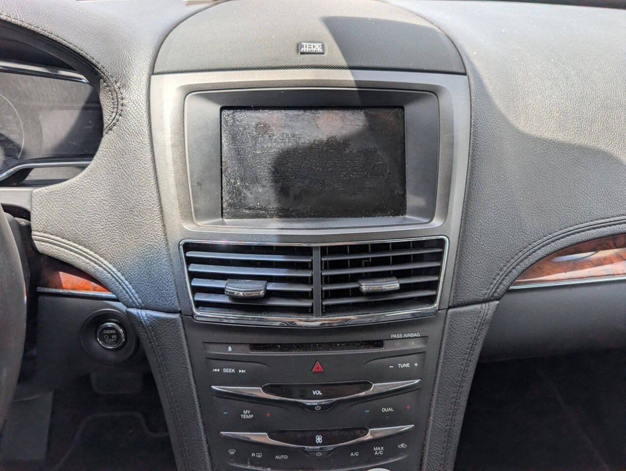 Used 2019 Lincoln MKT AWD image 33