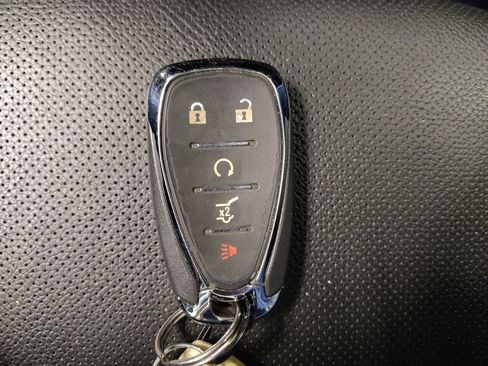 Used 2020 Chevrolet Equinox Premier image 32