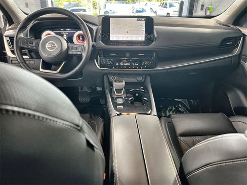 Certified 2021 Nissan Rogue Platinum image 23