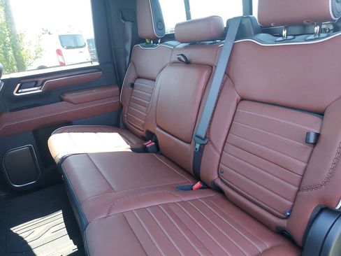 Used 2024 GMC Sierra 3500 Denali Ultimate AWD/4WD image 29
