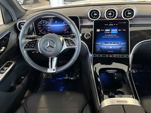 Certified 2025 Mercedes-Benz GLC 300 image 27