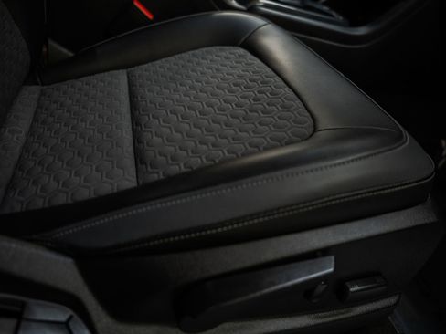 Used 2016 Chevrolet Colorado Z71 image 32