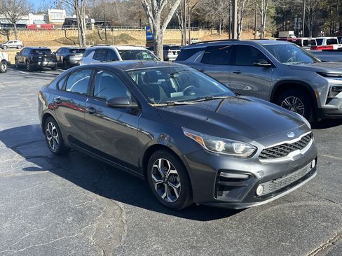 Used 2019 Kia Forte LXS image 3