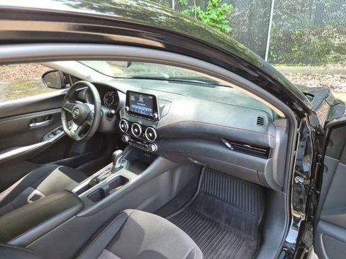 Used 2023 Nissan Sentra SR w/ Electronics Package FWD image 9