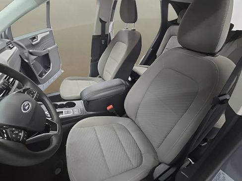 Used 2022 Ford Escape SE w/ Cold Weather Package FWD image 14
