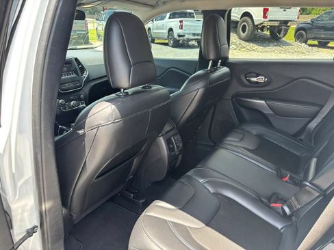 Used 2020 Jeep Cherokee Latitude Plus FWD image 13