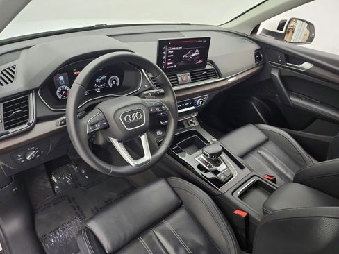 Used 2022 Audi Q5 e Premium Plus w/ Premium Plus Package image 9