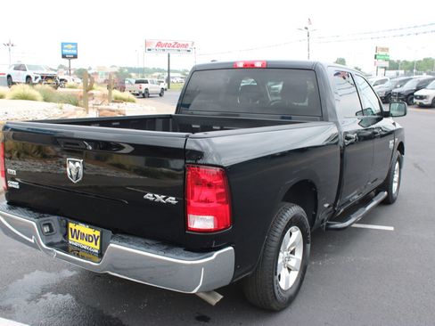 Used 2021 RAM 1500 Classic SLT AWD/4WD image 8