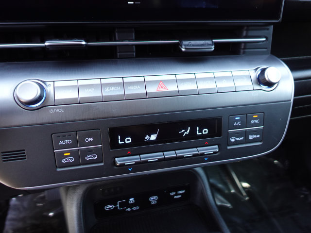 Used 2024 Hyundai Kona SEL AWD/4WD image 17