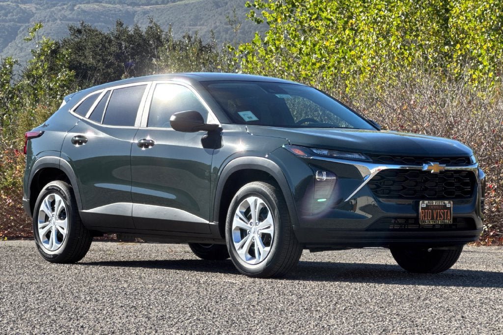 New 2026 Chevrolet Trax LS FWD image 2