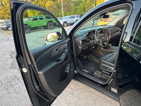 Used 2019 Chevrolet Traverse RS w/ LPO, Floor Liner Package image 9