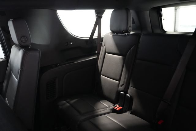 Used 2025 Chevrolet Suburban Z71 AWD/4WD image 17