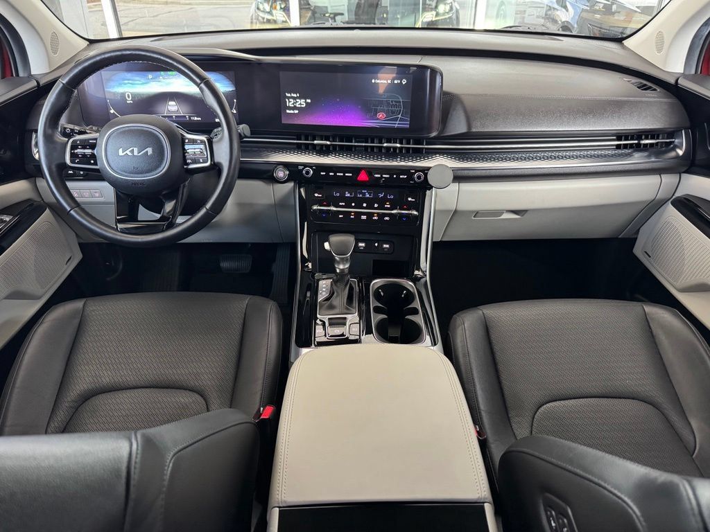 Used 2023 Kia Carnival SX Prestige FWD image 30