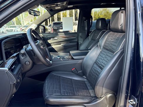 Certified 2024 Cadillac Escalade Premium Luxury Platinum image 11