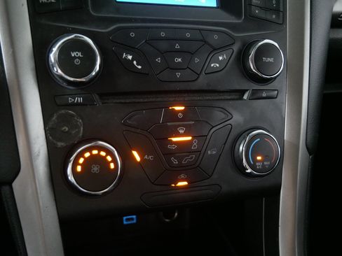 Used 2018 Ford Fusion SE FWD image 23