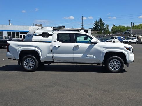 New 2026 Toyota Tacoma SR5 RWD image 7