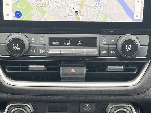 Used 2025 Toyota Grand Highlander FWD image 16
