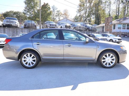 Used 2011 Lincoln MKZ image 8