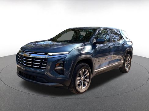 Used 2025 Chevrolet Equinox LT image 3