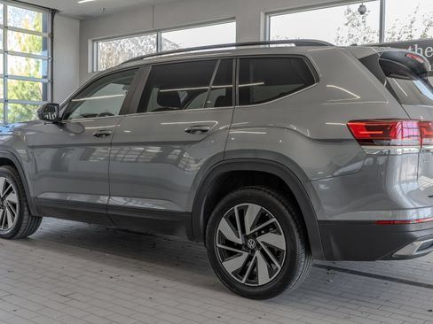 Used 2024 Volkswagen Atlas SE AWD/4WD image 13