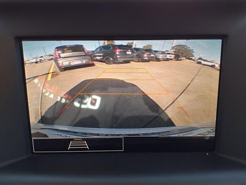 Used 2024 GMC Terrain SLE image 10