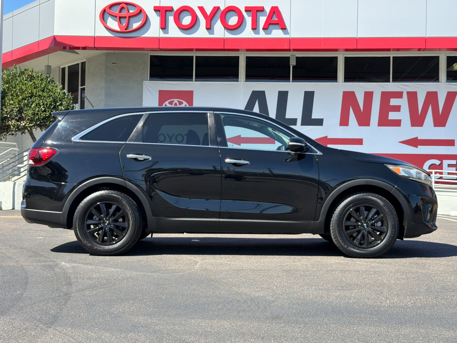 Used 2019 Kia Sorento L FWD image 6