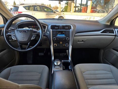 Used 2018 Ford Fusion SE image 5