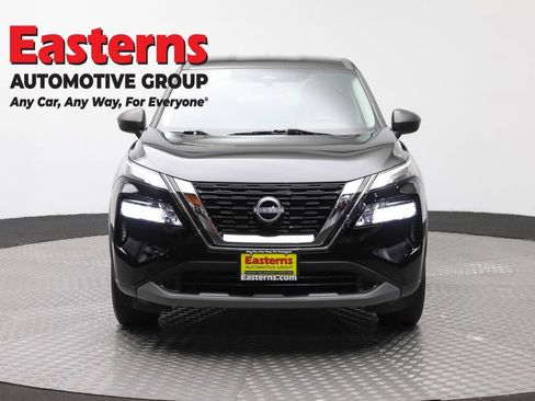 Used 2023 Nissan Rogue S AWD/4WD image 2