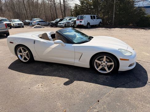Used 2006 Chevrolet Corvette Convertible w/ Preferred Equipment Group image 11