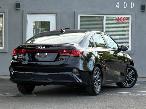 Used 2023 Kia Forte LXS w/ LXS Technology Package image 5