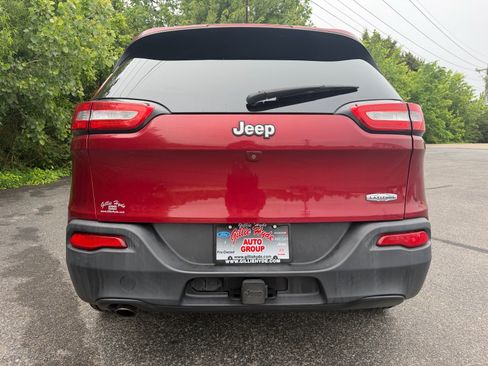 Used 2016 Jeep Cherokee Latitude w/ Comfort/Convenience Group FWD image 13