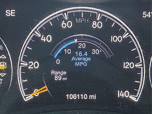 Used 2018 Jeep Grand Cherokee Laredo image 23