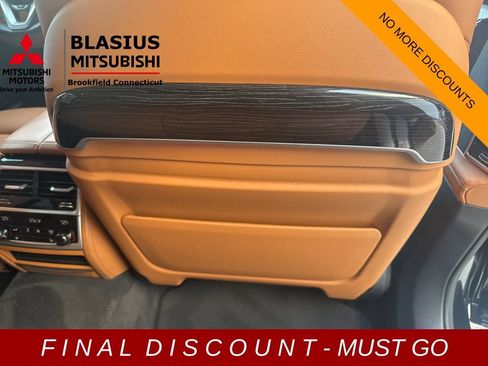 Used 2021 BMW 750i xDrive w/ Executive Package image 47