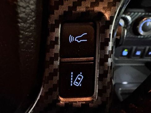 Used 2021 Toyota Tacoma TRD Off-Road w/ Technology Package image 18