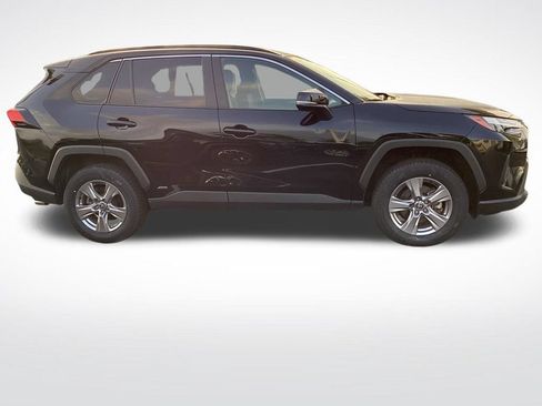 Used 2025 Toyota RAV4 XLE AWD/4WD image 10
