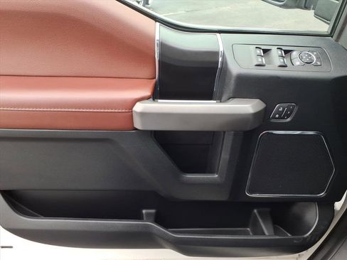 Used 2019 Ford F150 Platinum w/ Technology Package image 23