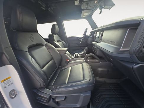 Used 2025 Ford Bronco Badlands AWD/4WD image 18