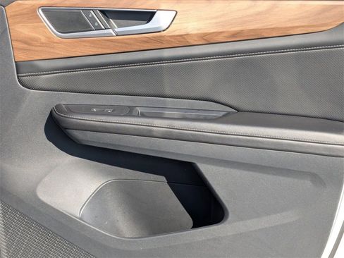 Used 2024 Volkswagen Atlas SE image 37