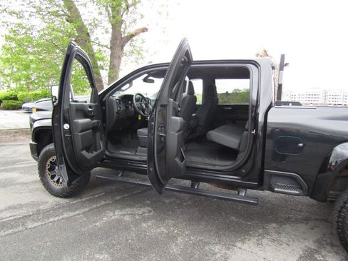 Used 2021 Chevrolet Silverado 2500 Custom w/ Custom Value Package AWD/4WD image 23