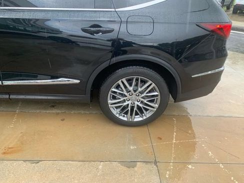 Used 2022 Acura MDX SH-AWD w/ Advance Package image 2