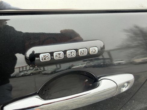 Used 2012 Lincoln MKZ image 46