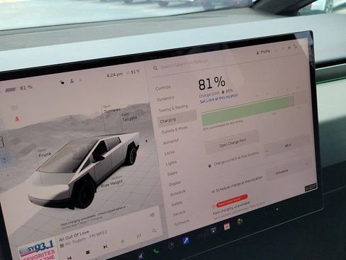 Used 2024 Tesla Cybertruck AWD Crew Cab image 25