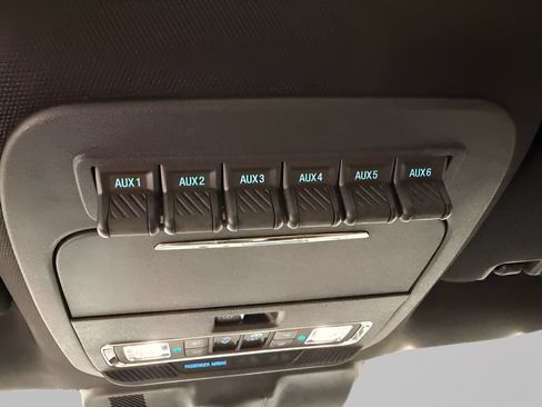 Used 2025 Ford F250 Platinum w/ FX4 Off-Road Package AWD/4WD image 12