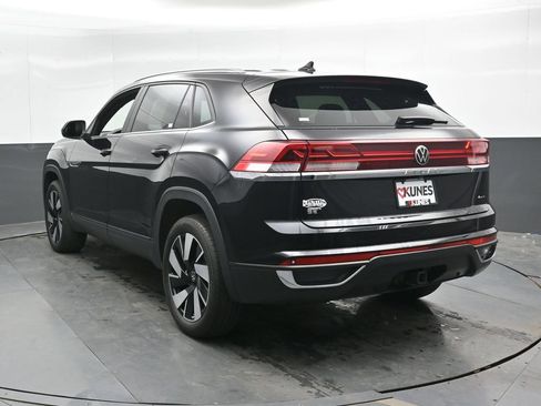 Used 2024 Volkswagen Atlas Cross Sport SE AWD/4WD image 9