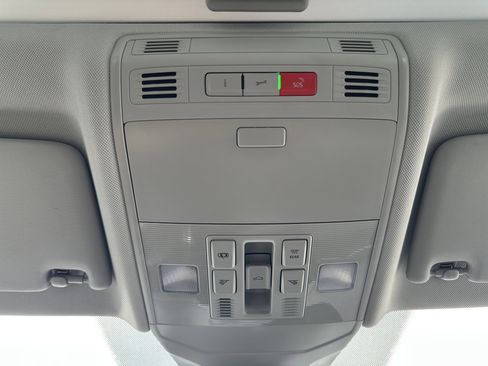 New 2025 Volkswagen Jetta SE image 18