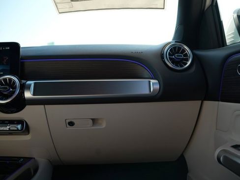 Certified 2026 Mercedes-Benz GLB 250 4MATIC image 29